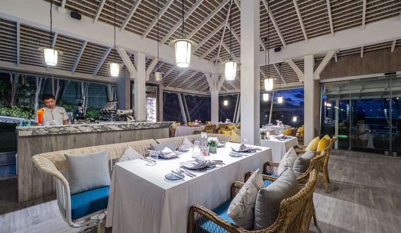 THE HARBOUR BY NIGHT